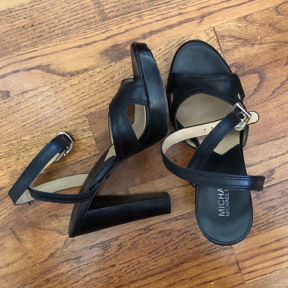 Michael Kors chunky heel black ankle strap Sandals - Picture 3 of 11